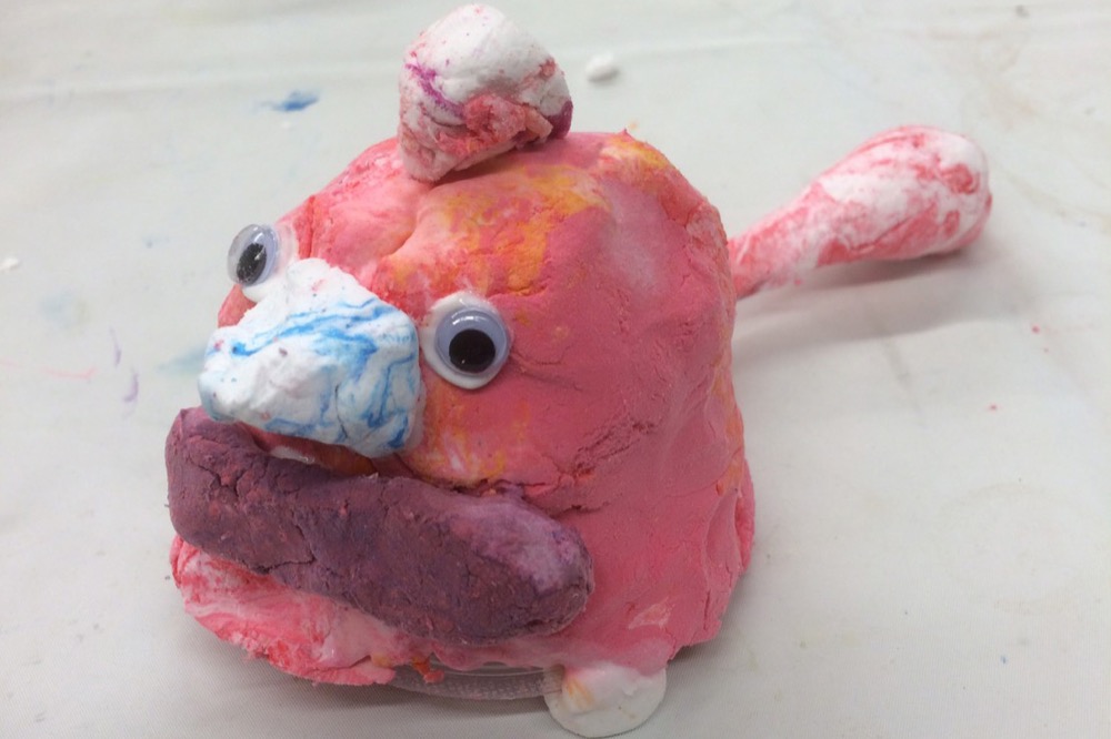 粘土を使った造形作品